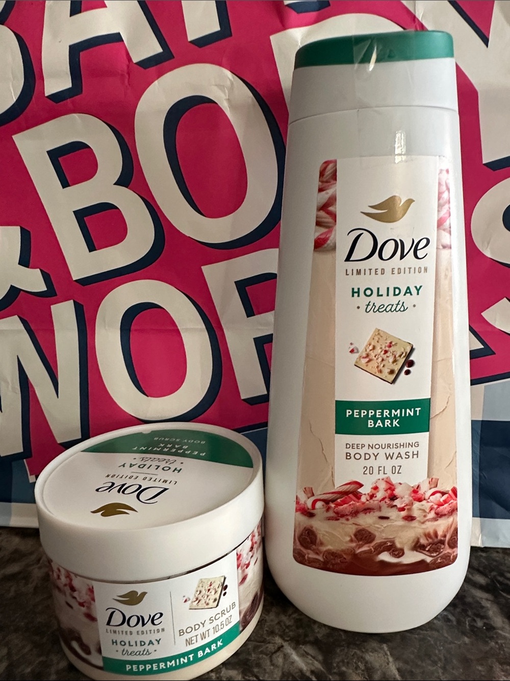 Dove Peppermint Bark Limited Edition Body Wash - White/Green